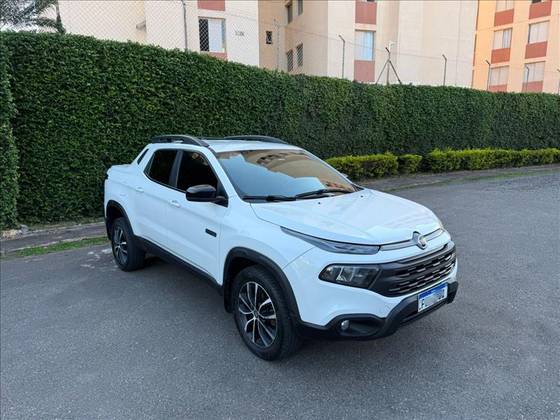 FIAT TORO 2.0 16V TURBO DIESEL ULTRA 4WD AT9 FIAT TORO 2.0 16V TURBO DIESEL ULTRA 4WD AT9